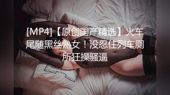 富二代在家里操漂亮的的小女友 鲍鱼超级粉嫩各种姿势