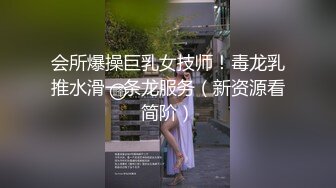 在卫生间偸偸安装针孔摄像头偸拍小表妹洗澡出浴的样子发育的真好巨乳翘臀阴毛浓密