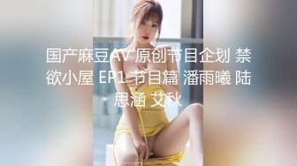 紫色头发的靓丽型小美女