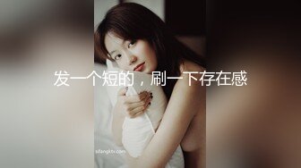 穿粉红色花裙 容貌很美的少妇小阿姨，吃饭时就盯着她，等到她上厕所嘘嘘，下面保养的是真粉嫩，还是个小洞口！