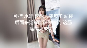 巨乳姐姐黑丝网诱惑，妩媚熟女玩的开，扩阴器撑开骚逼给你开大奶子挤出水，道具双插表情骚浪，用手掏骚逼